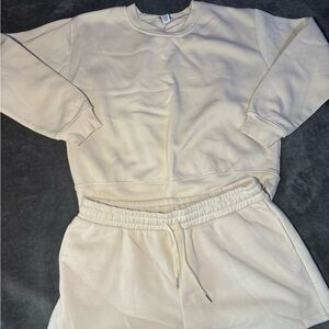 Cream Sweatshirt and Short XL Set